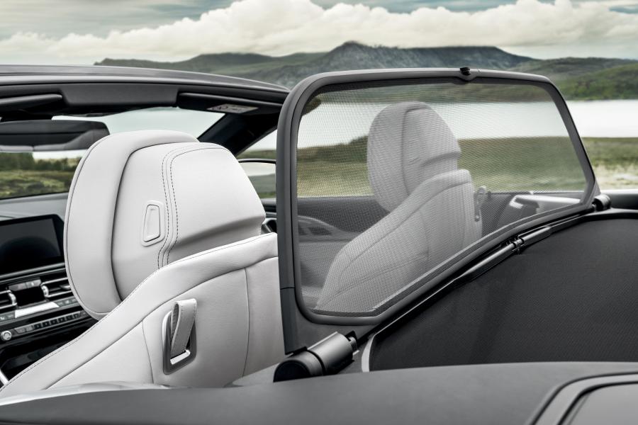 Детали интерьера BMW M850i xDrive Convertible (G14) 2018 года  (WW) (фото 17 из 183)